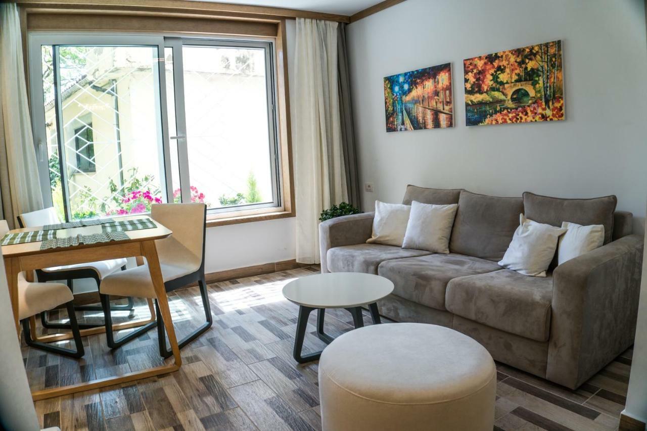 Venere Tirana Suite Deluxe Екстериор снимка
