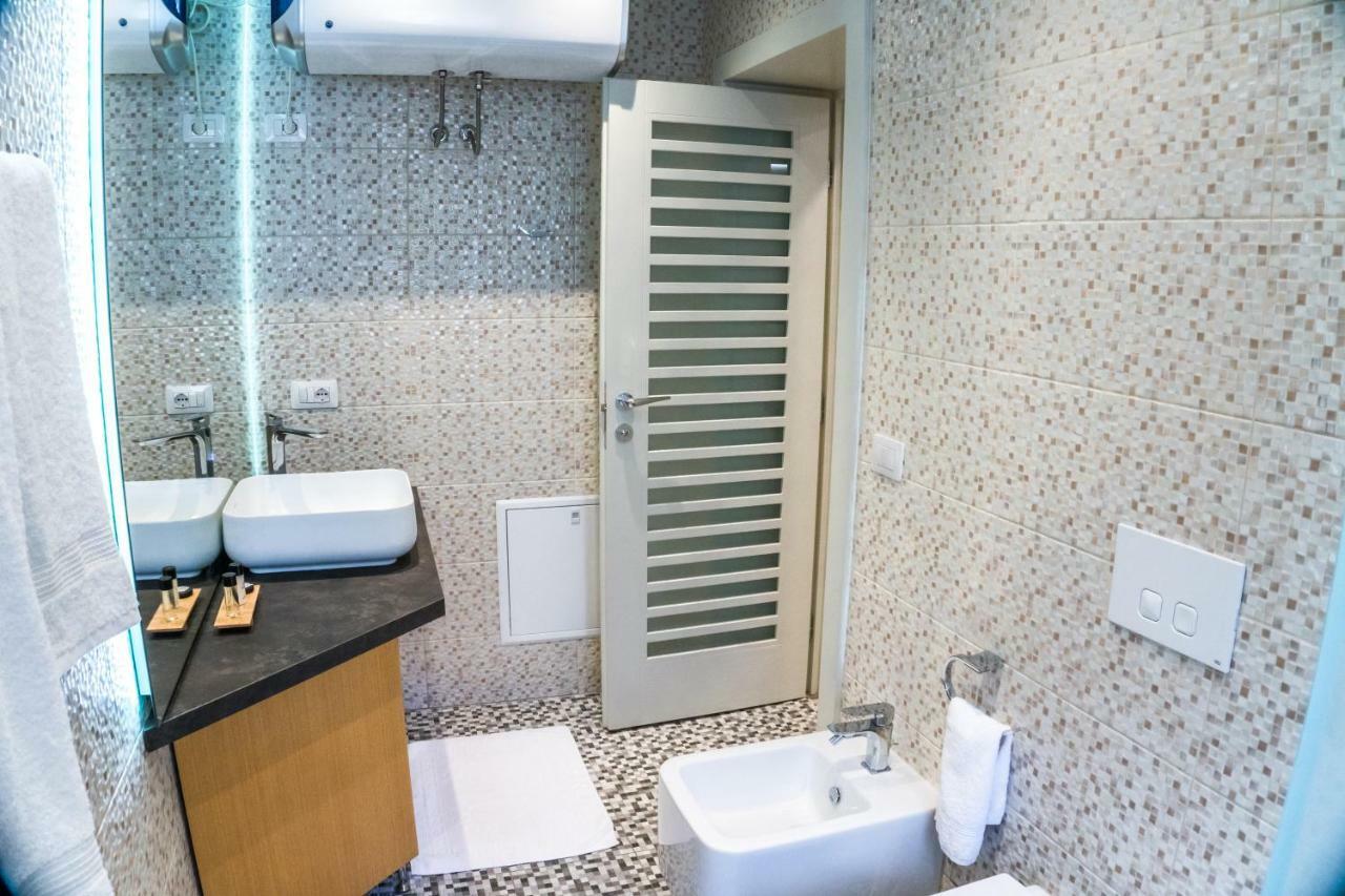 Venere Tirana Suite Deluxe Екстериор снимка