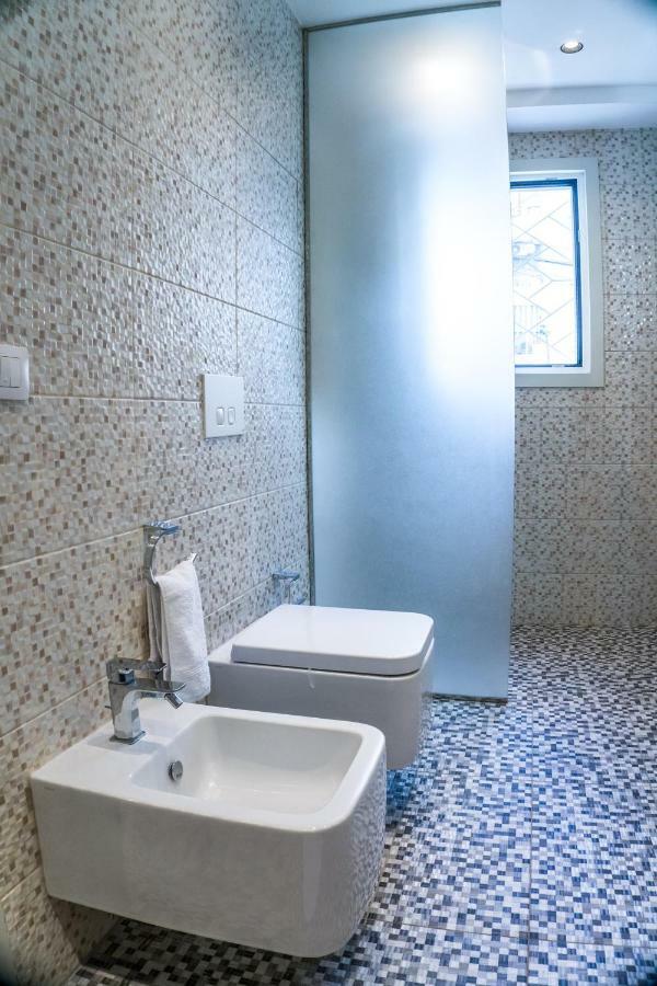 Venere Tirana Suite Deluxe Екстериор снимка